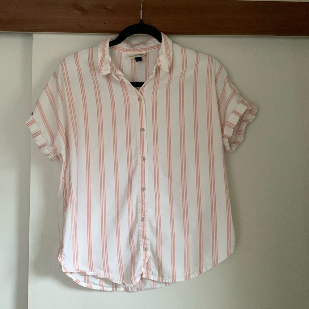 Universal Threads Striped Short Sleeve Button-up Size Small